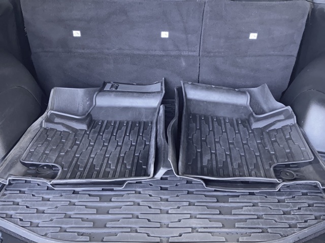 Vehicle image 37 of 51