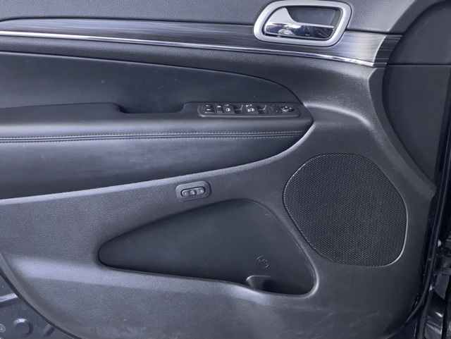 Vehicle image 11 of 51