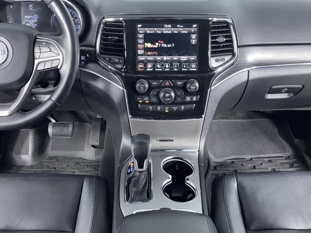 Vehicle image 15 of 51