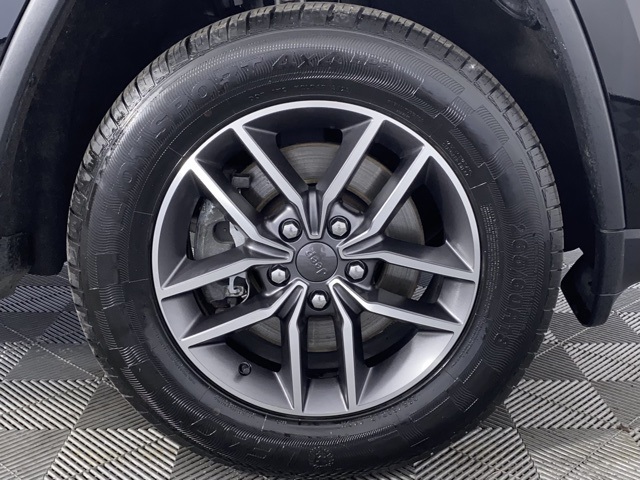 Vehicle image 46 of 51