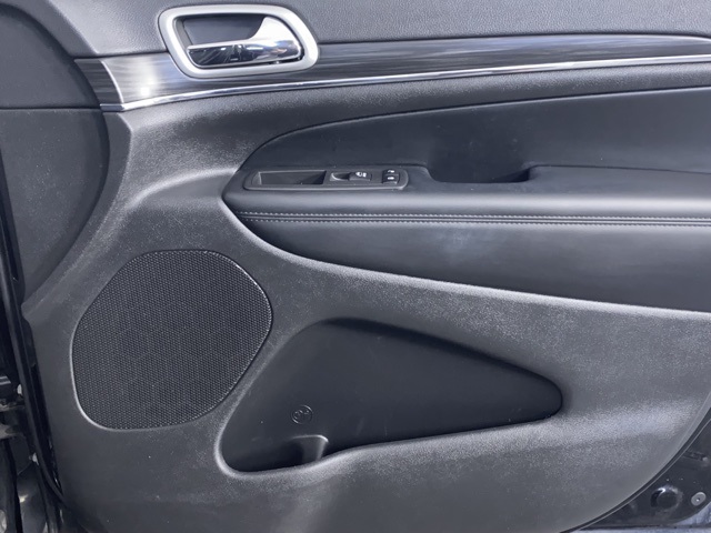 Vehicle image 29 of 51