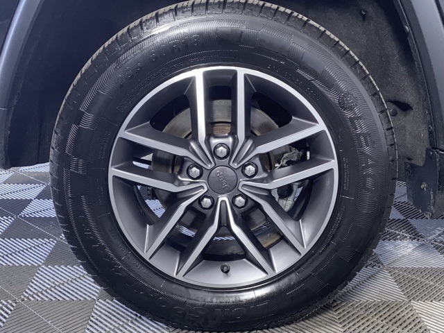 Vehicle image 45 of 51