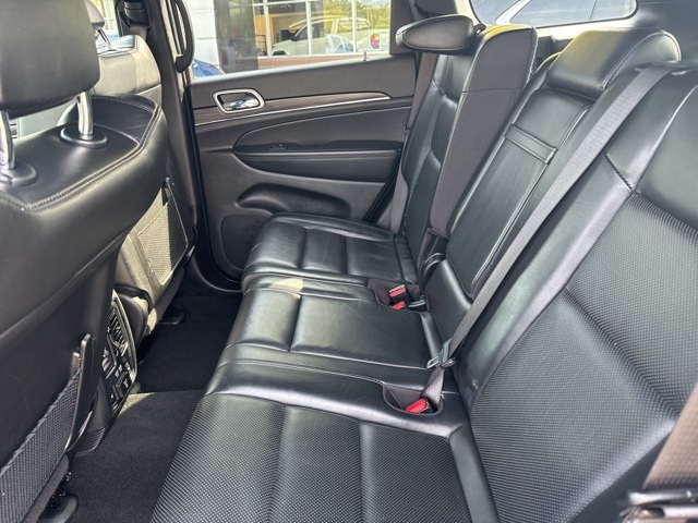 Vehicle image 10 of 22