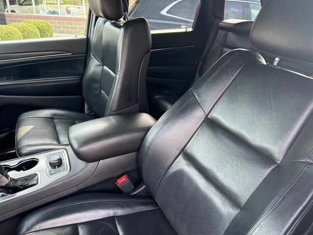 Vehicle image 13 of 22