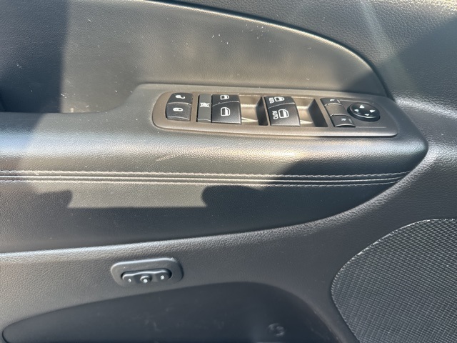 Vehicle image 12 of 22