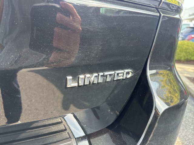 Vehicle image 7 of 22
