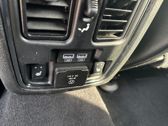 Vehicle image 11 of 22
