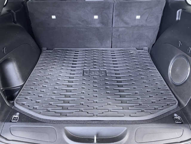Vehicle image 37 of 51