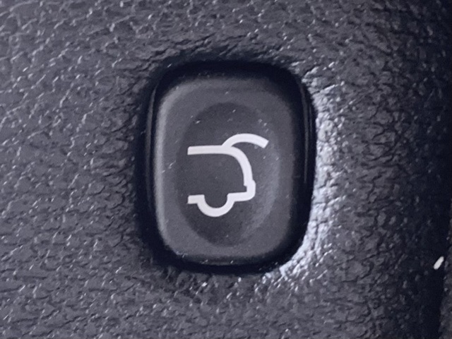 Vehicle image 39 of 51