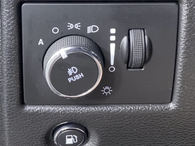 Vehicle image 49 of 51