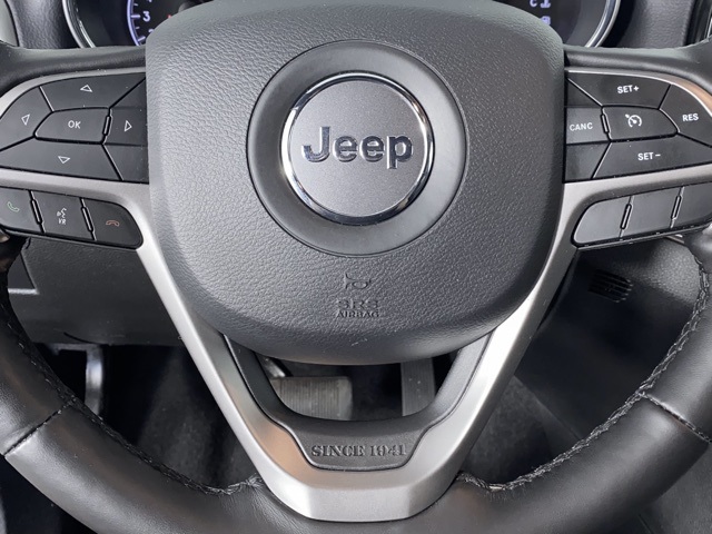 Vehicle image 17 of 51