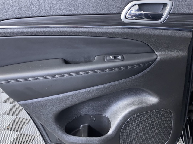 Vehicle image 31 of 51