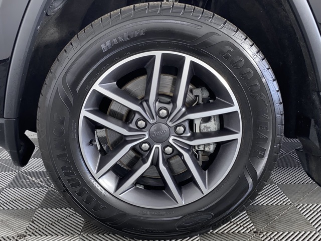 Vehicle image 44 of 51