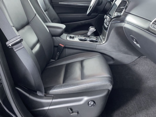Vehicle image 26 of 51