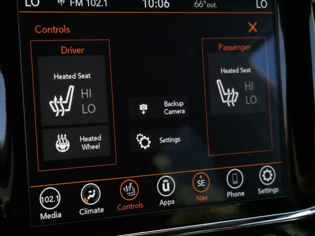 Vehicle image 33 of 36