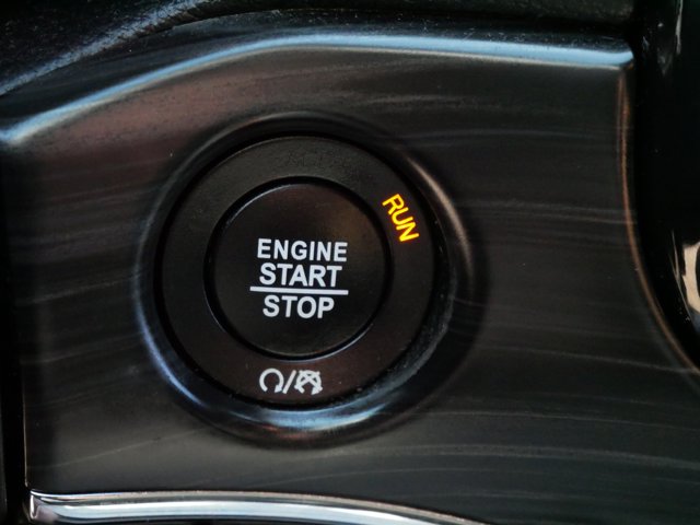 Vehicle image 32 of 36
