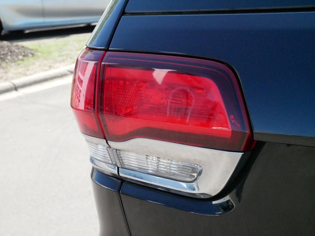 Vehicle image 20 of 36