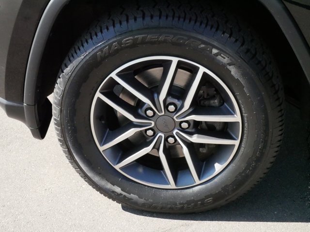 Vehicle image 18 of 36