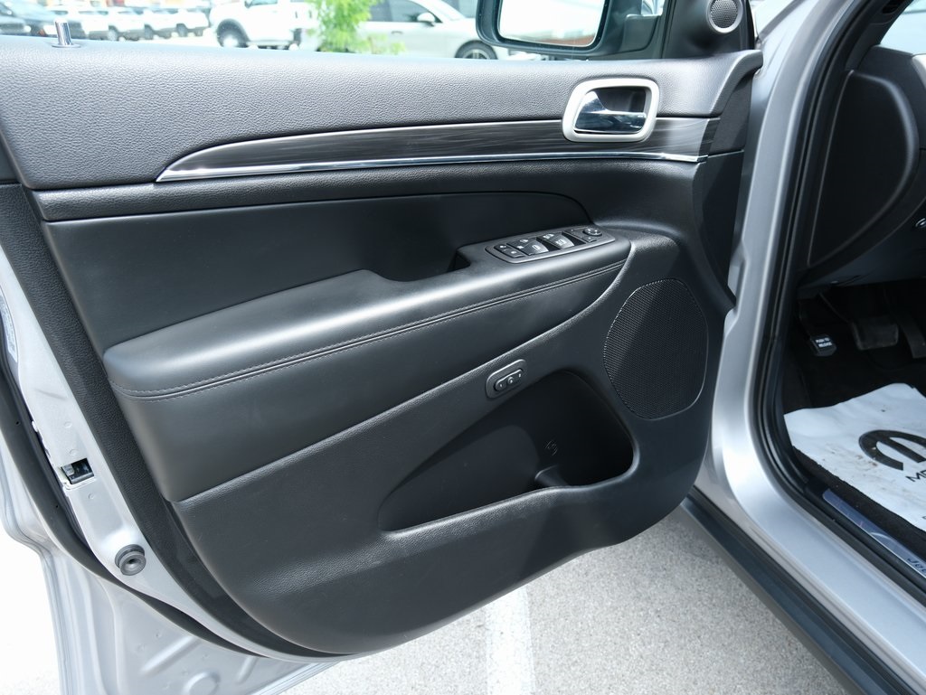 Vehicle image 15 of 38