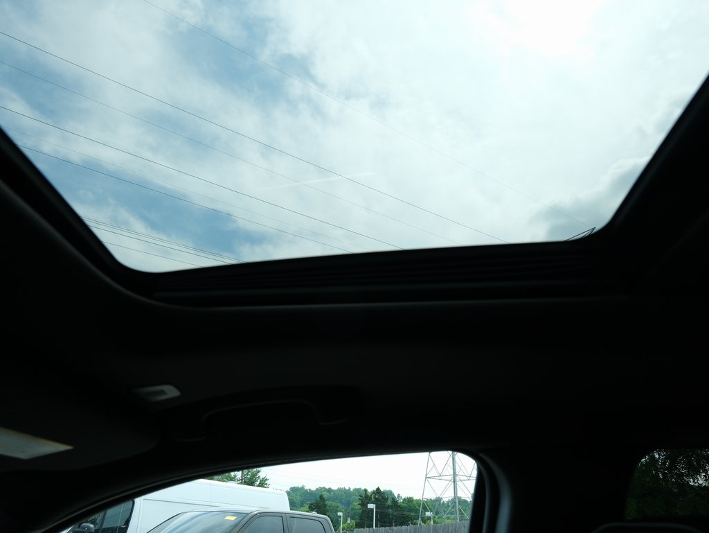 Vehicle image 17 of 38