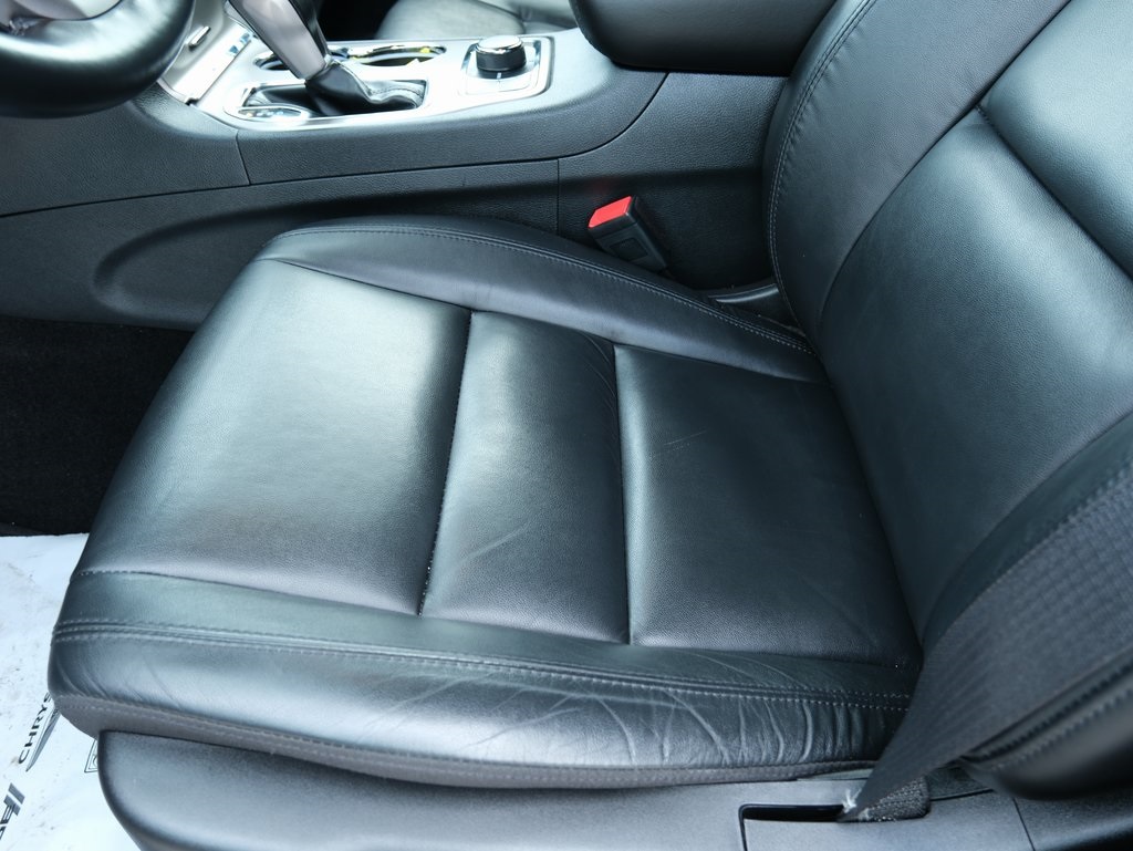 Vehicle image 26 of 38