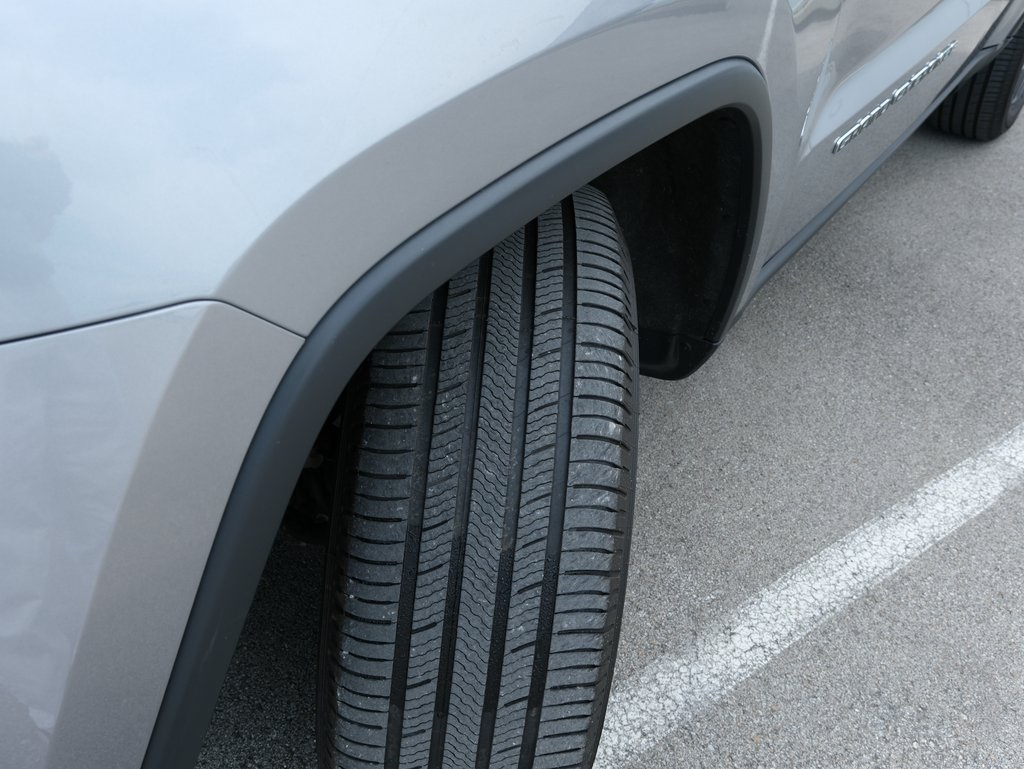 Vehicle image 14 of 38
