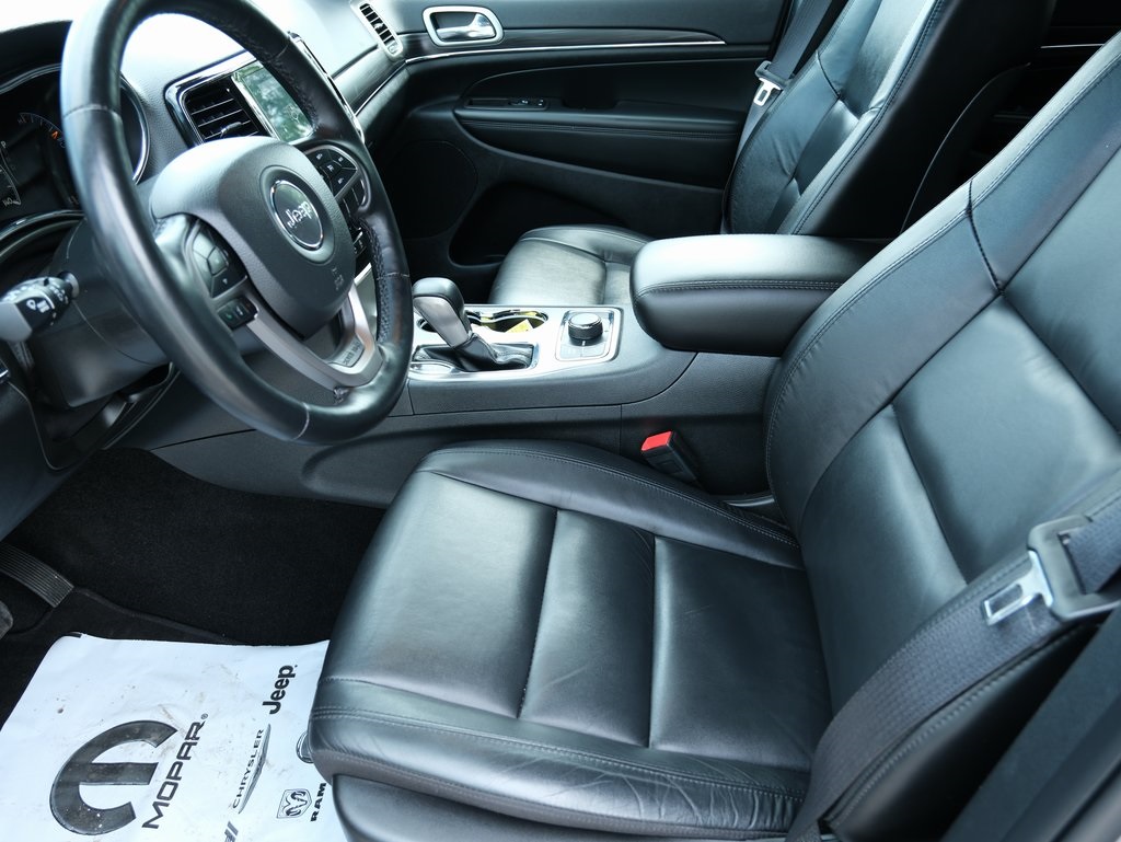 Vehicle image 10 of 38