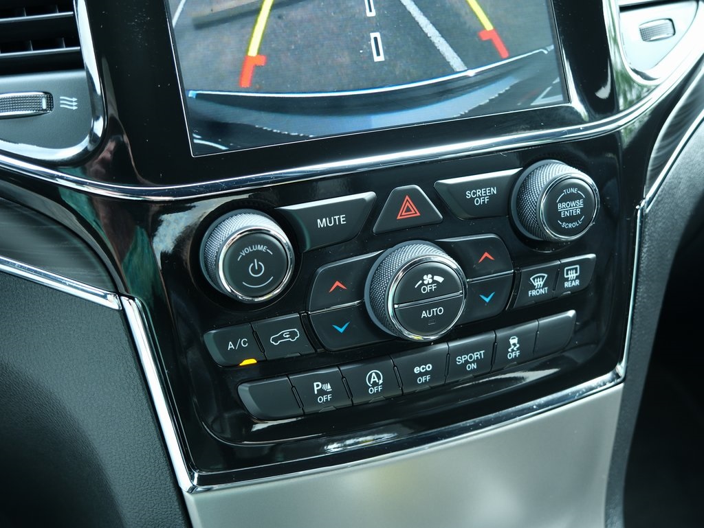 Vehicle image 23 of 38