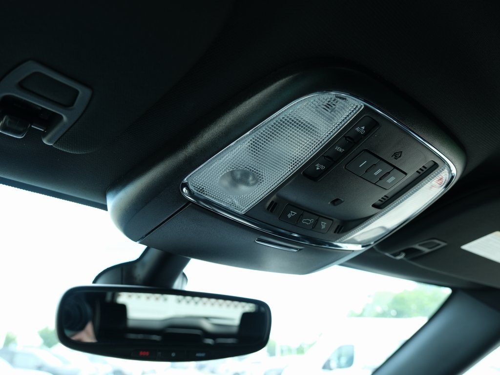 Vehicle image 18 of 38