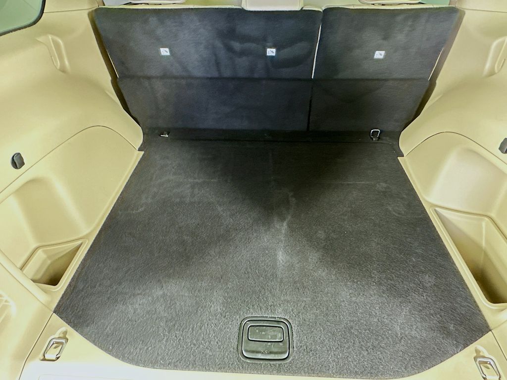 Vehicle image 34 of 40
