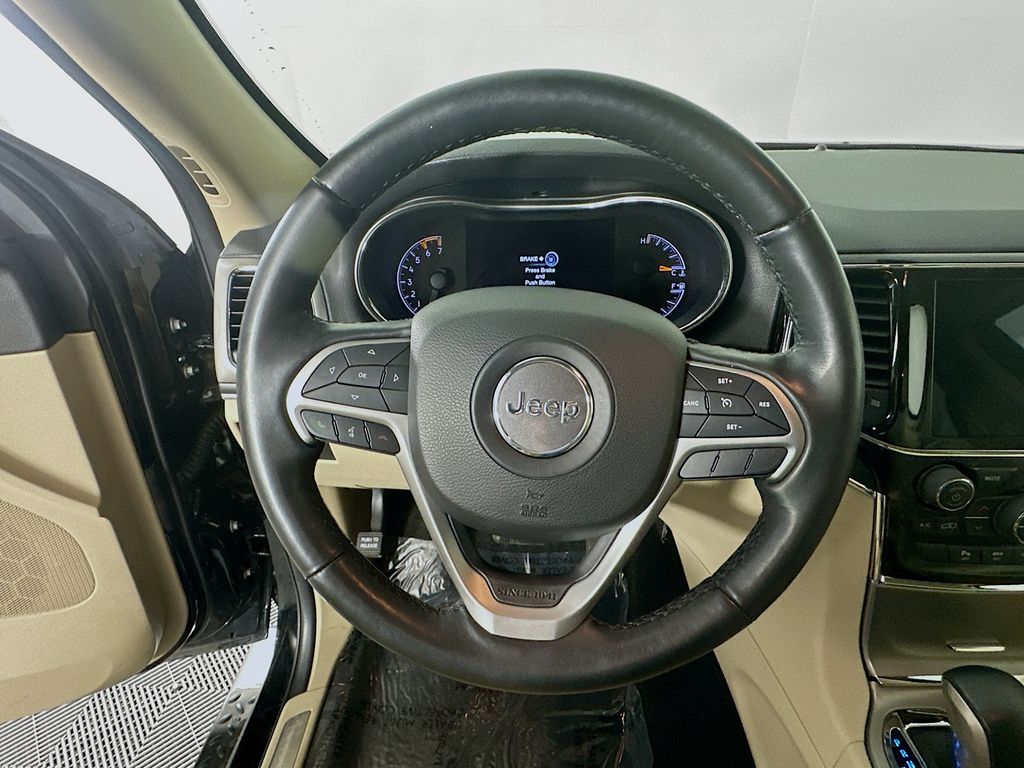 Vehicle image 16 of 40