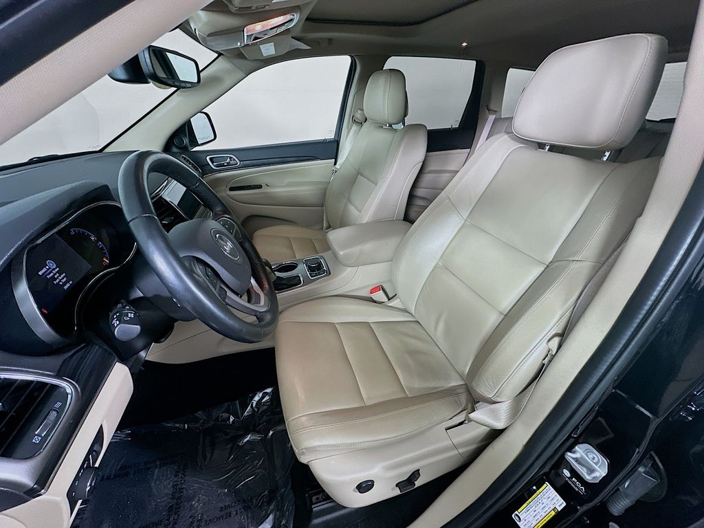 Vehicle image 29 of 40
