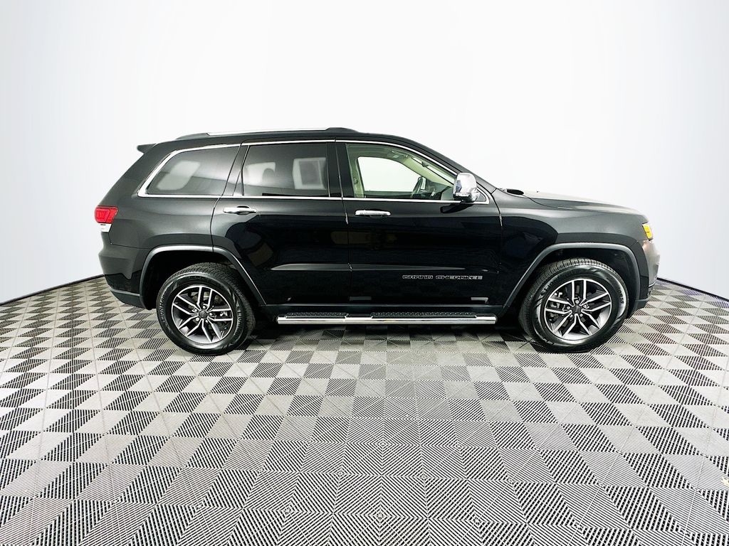 Vehicle image 5 of 40