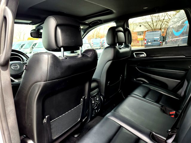 Vehicle image 18 of 37