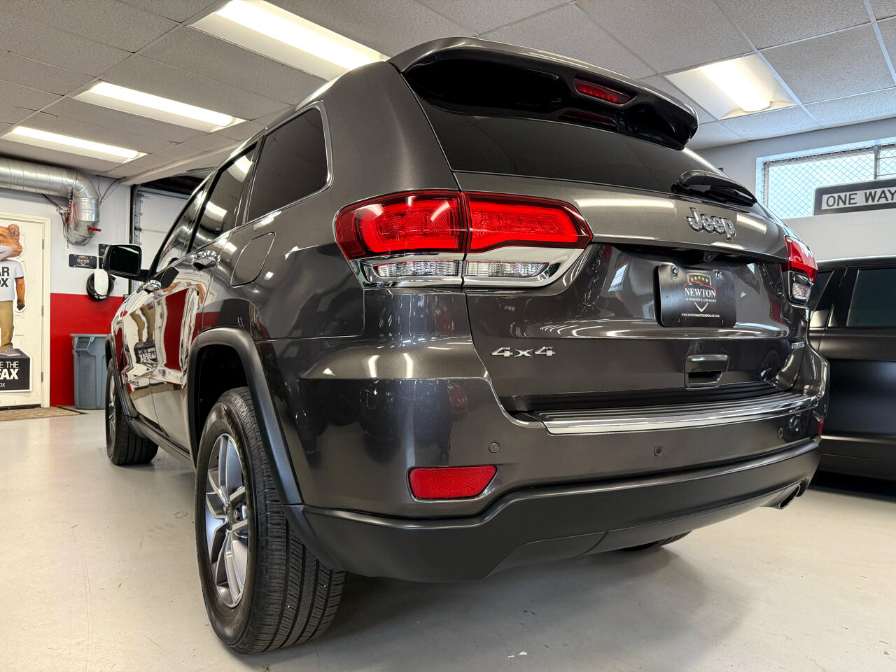 Vehicle image 8 of 59