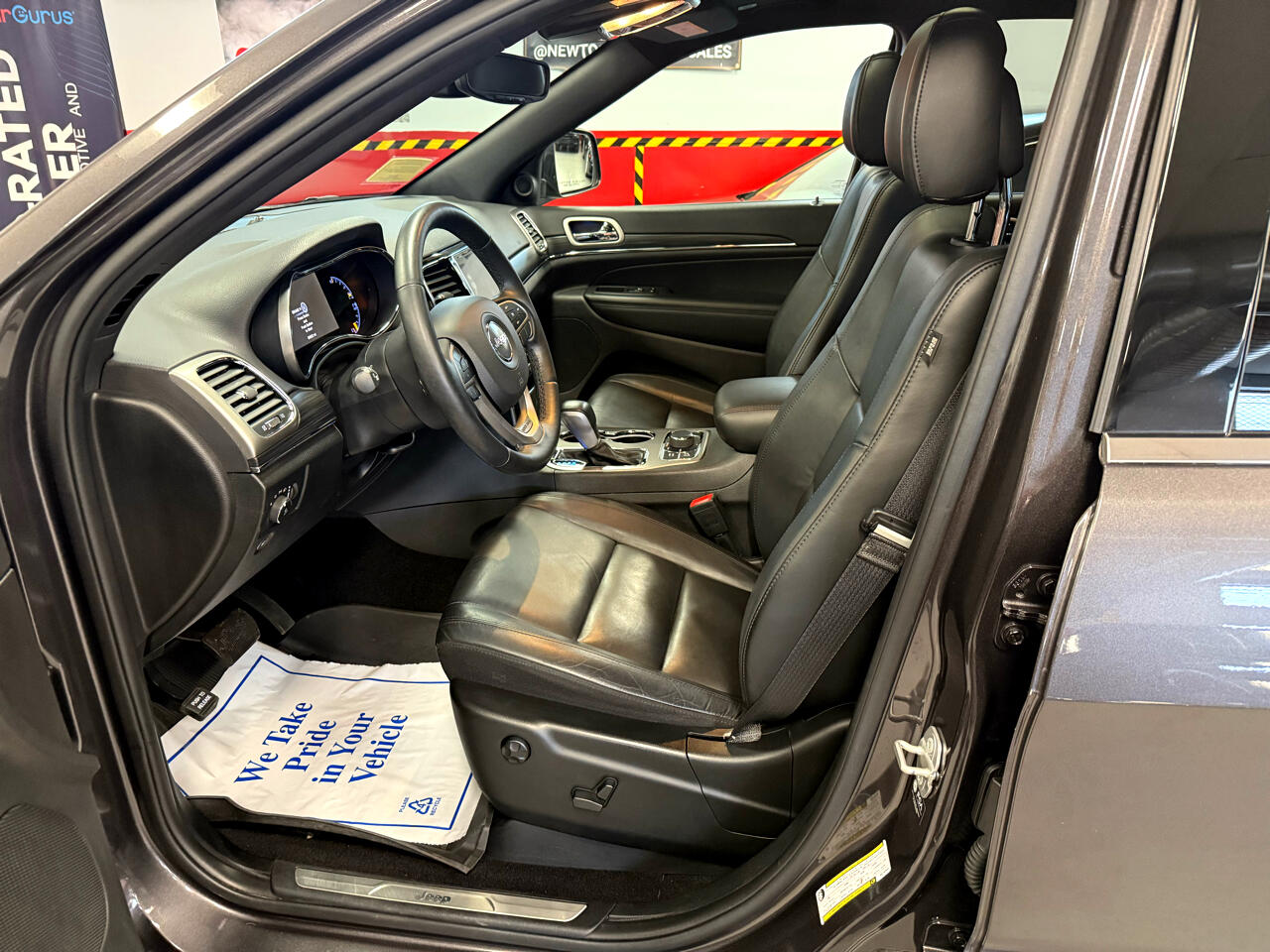 Vehicle image 27 of 59
