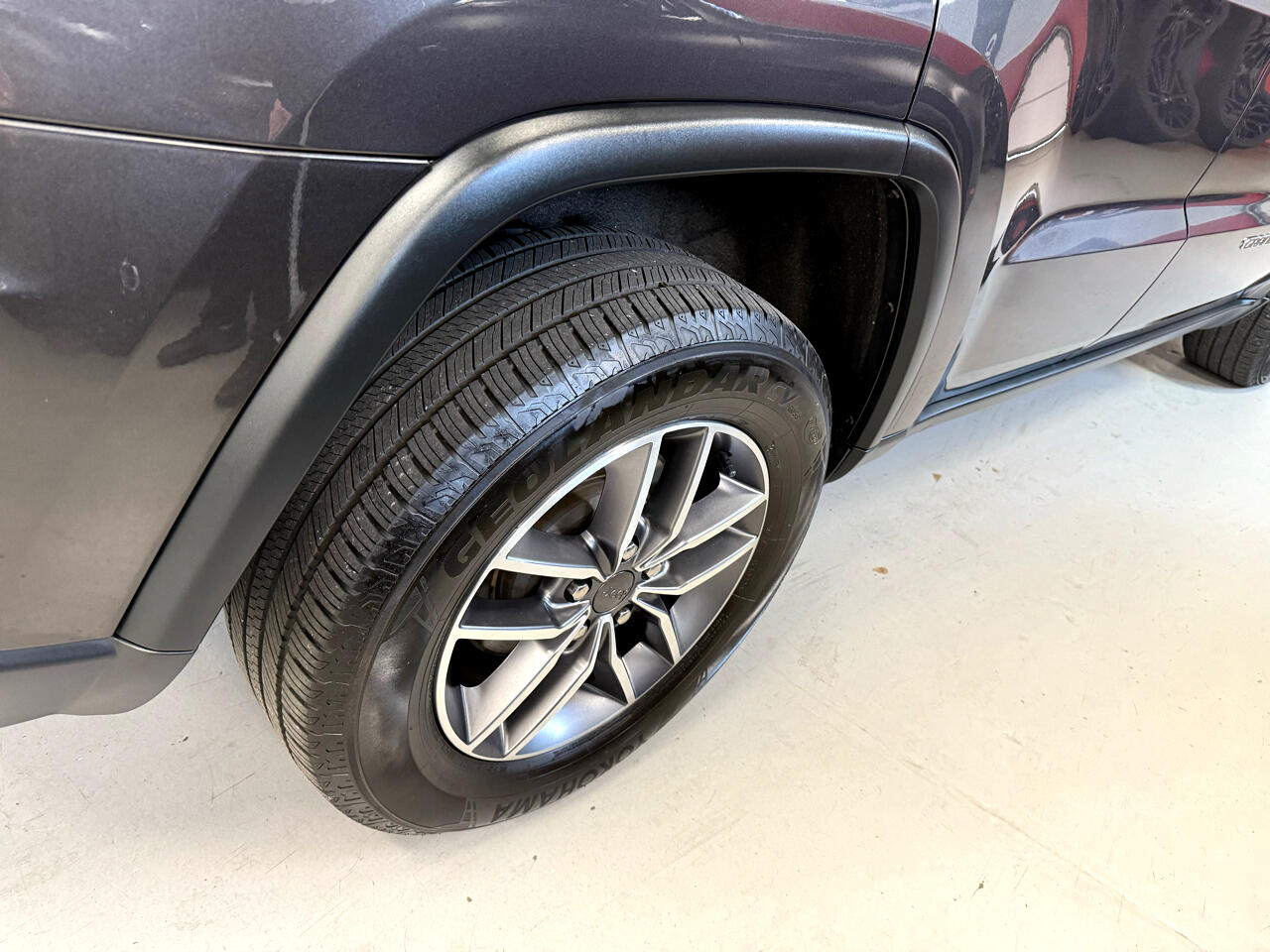 Vehicle image 16 of 59