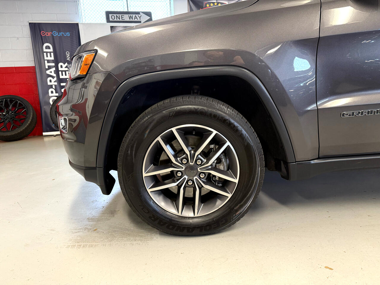 Vehicle image 18 of 59