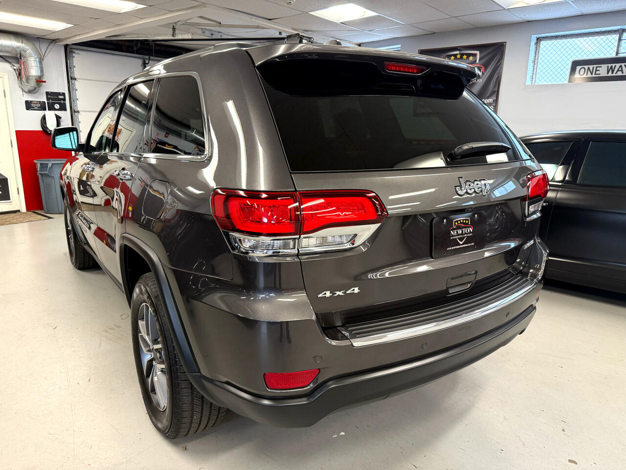 Vehicle image 7 of 59