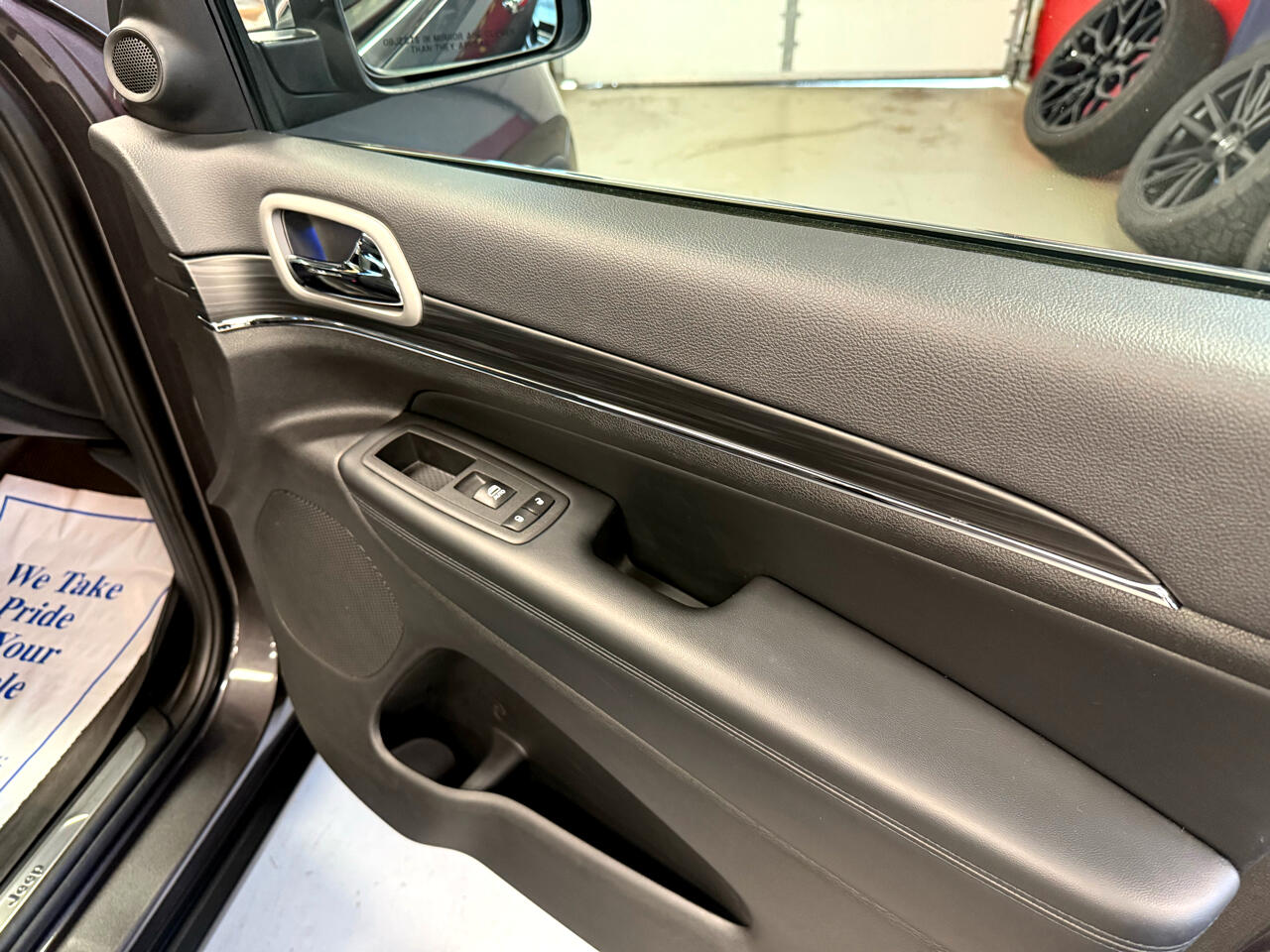 Vehicle image 43 of 59