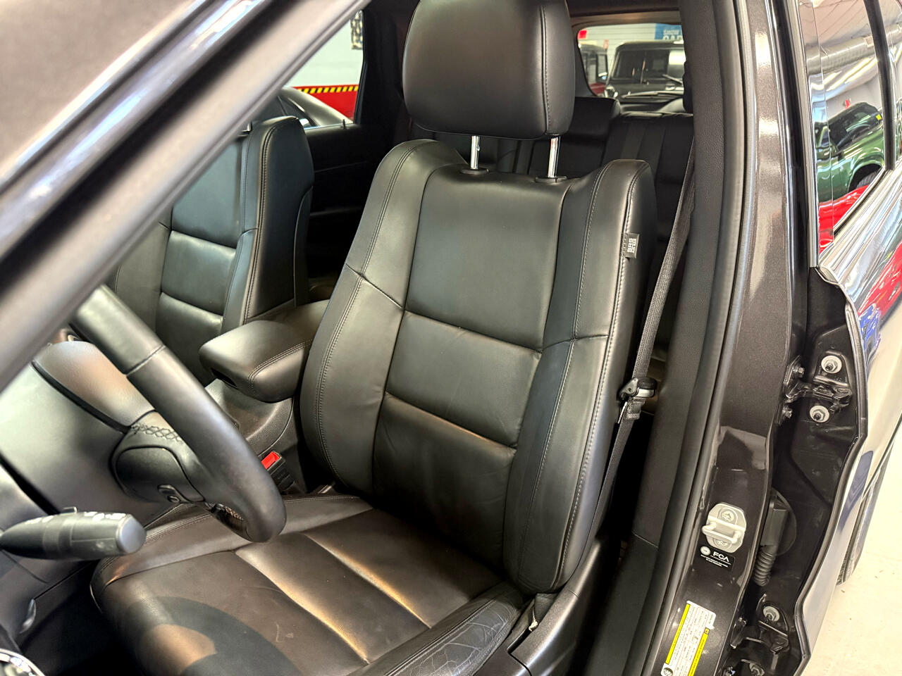 Vehicle image 29 of 59