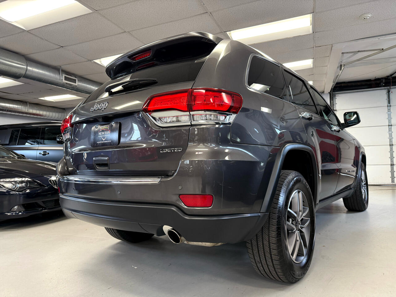Vehicle image 6 of 59