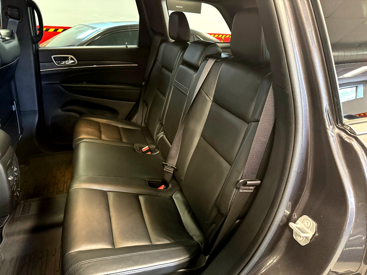 Vehicle image 35 of 59