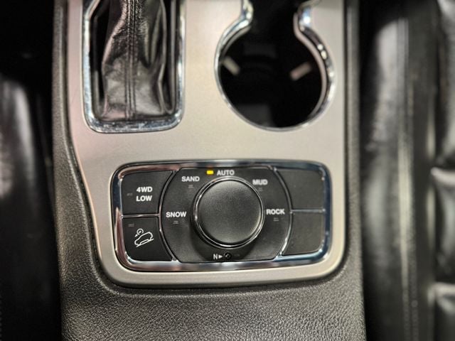 Vehicle image 26 of 37