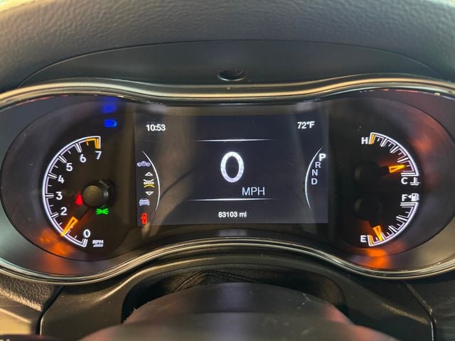 Vehicle image 23 of 37