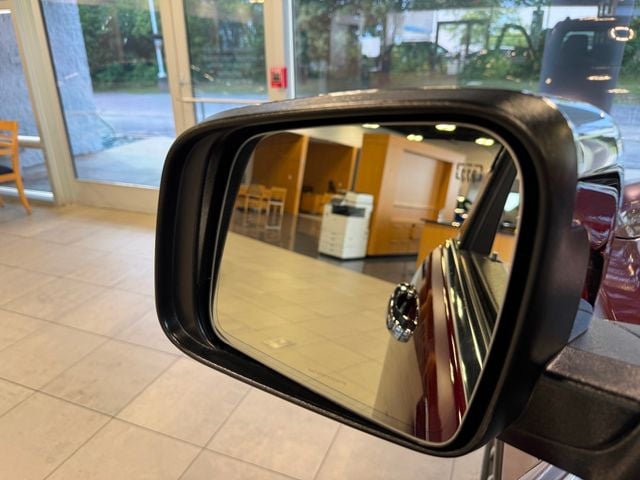 Vehicle image 29 of 37