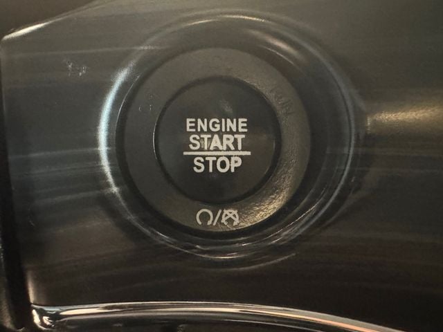 Vehicle image 33 of 37