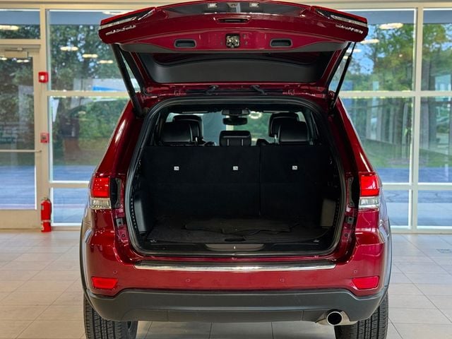 Vehicle image 34 of 37