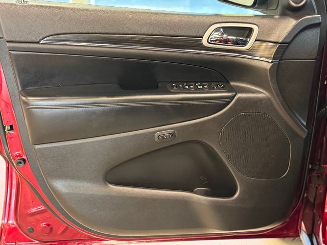 Vehicle image 22 of 37