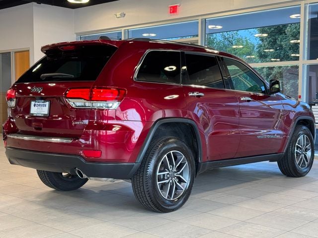 Vehicle image 10 of 37